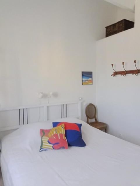 Holiday home La Maison Bleue De St Pierre *
